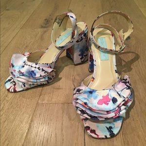 Betsey Johnson SB- Flirt Block Heel Sandals sz 6.5